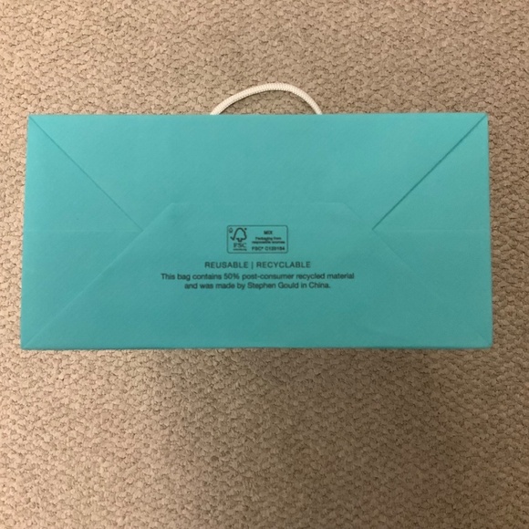 Tiffany & Co. paper shopping bag - Picture 4 of 4